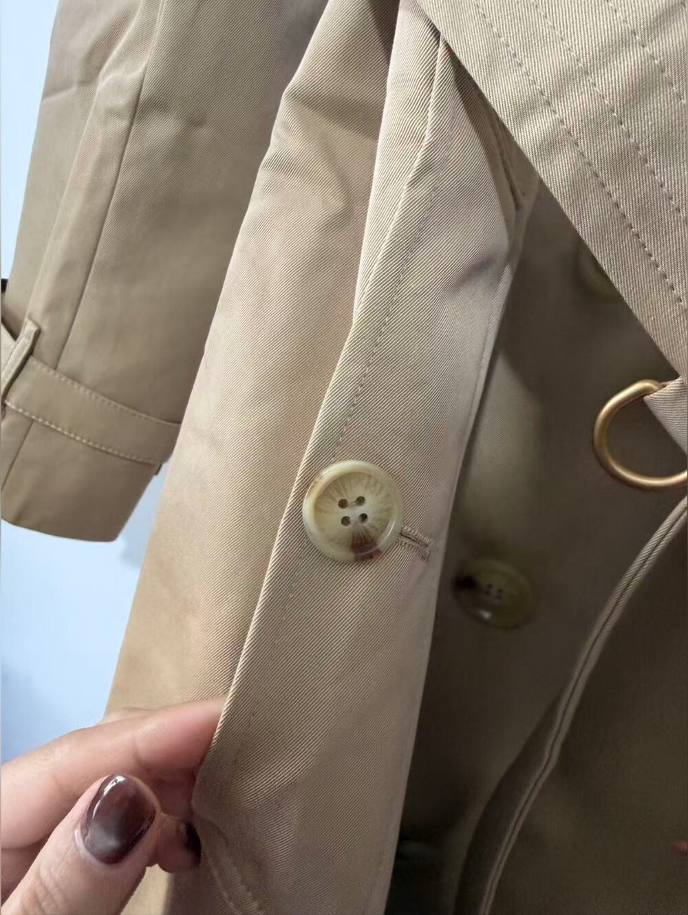Burberry Beige Classic Double-Breasted Trench Coat with Belt - Picture 11 of 15